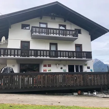 Gaestehaus Schmitt Lähn