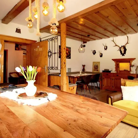Gaestehaus Schmitt بيت ضيافة *