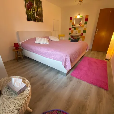 Gaestehaus Schmitt بيت ضيافة