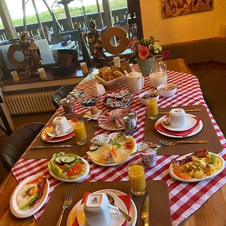 Gaestehaus Schmitt بيت ضيافة