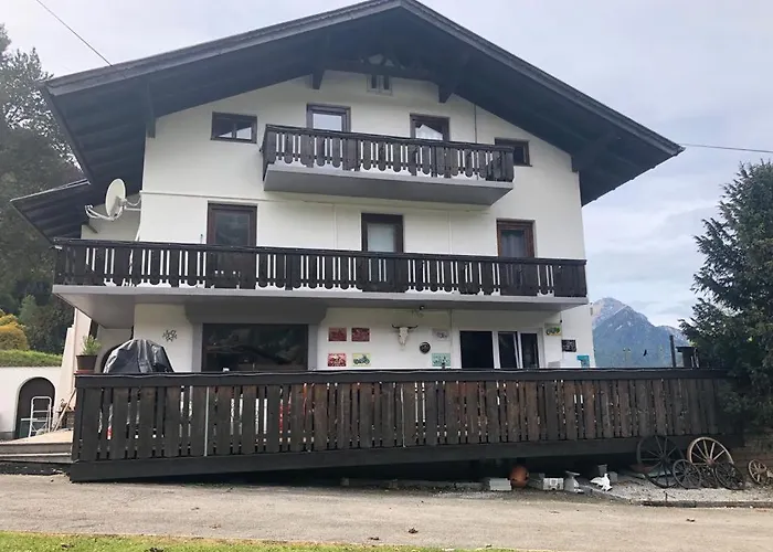 Gaestehaus Schmitt Lähn