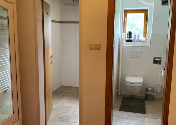 招待所 Gaestehaus Schmitt