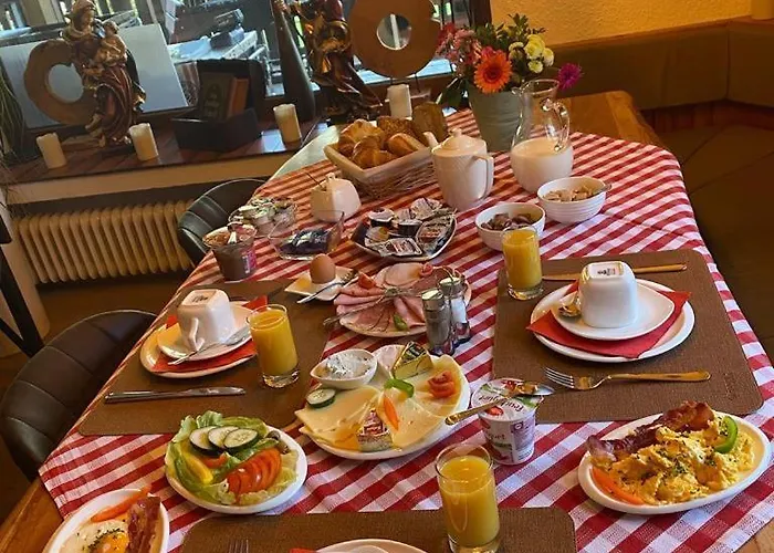 Gaestehaus Schmitt بيت ضيافة